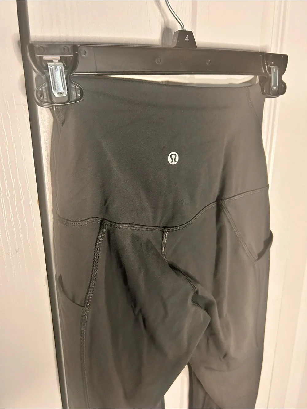 Lululemon Women’s Size 2 High-Rise Align Black Active Leggings Pockets Flaw